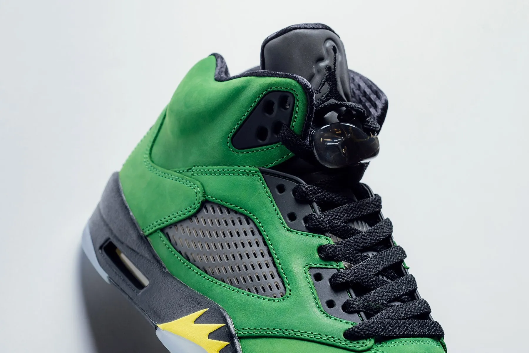 Air 5 Retro SE "Oregon Ducks" - Apple Green/Black