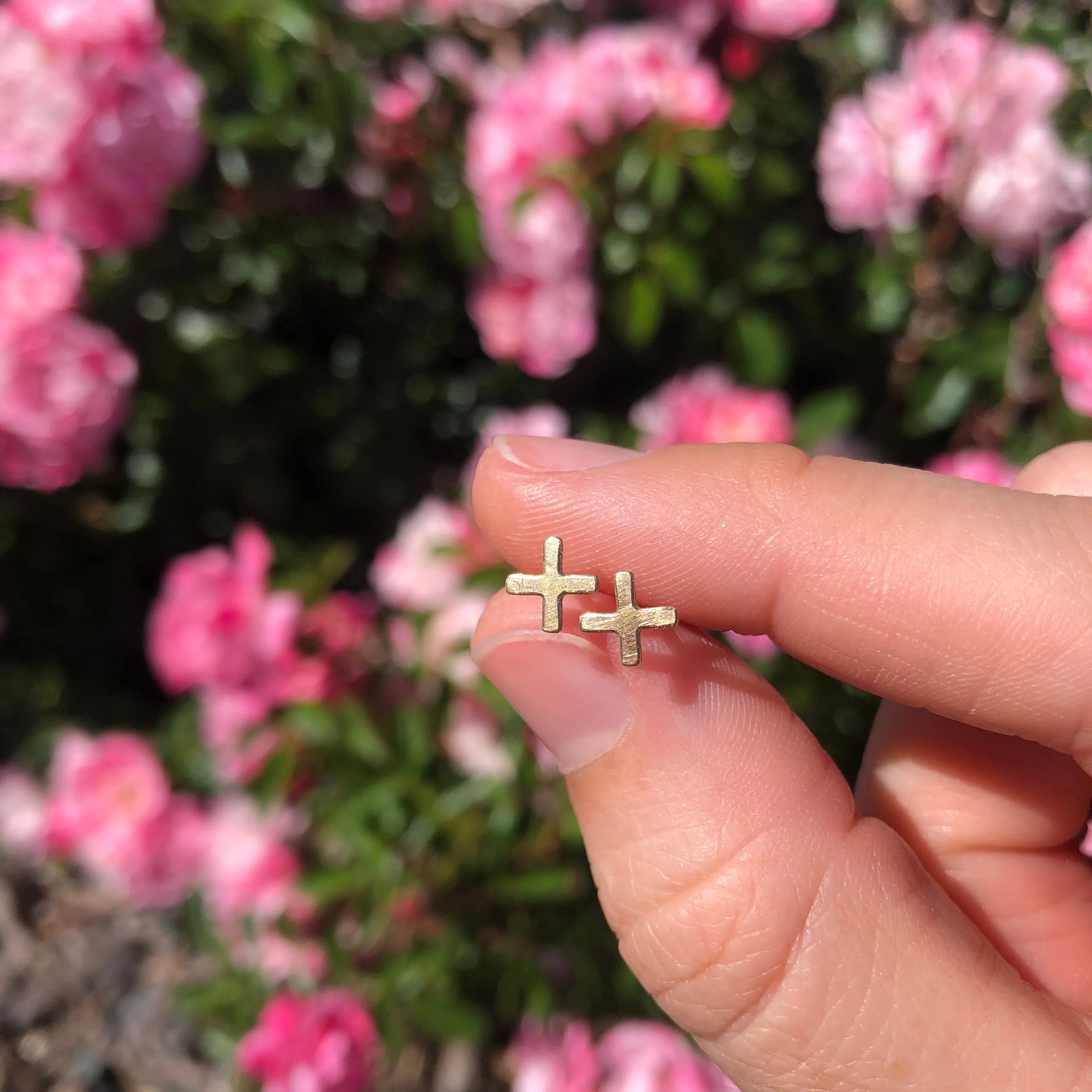 Positive stud earrings in 10k gold, small